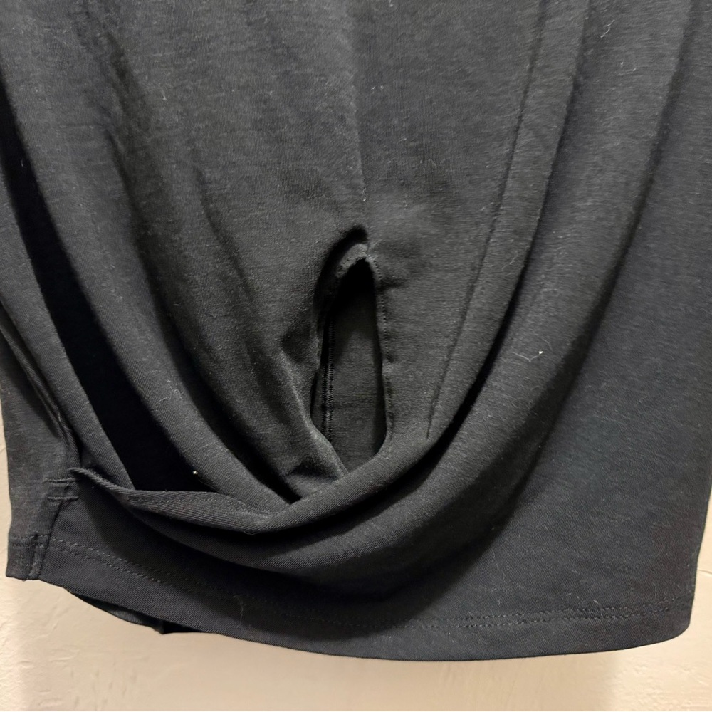 🏷️NWT Nike Dri-FIT One Luxe Women's Twist Cropped Short-Sleeve Top in Black 🖤 - Picture 5 of 12